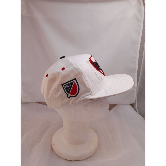 Adidas DC United Hat Cap MLS Team Logo Two-tone Adjustable Snapback Red / White - Picture 4 of 5